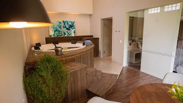 Exclusive Studio Suite, Garden View | 1 bedroom, minibar, in-room safe, desk