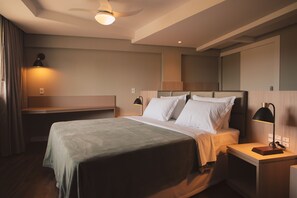 Luxury Double or Twin Room, Accessible | 1 bedroom, minibar, in-room safe, desk - Hotel Renar (Fraiburgo)