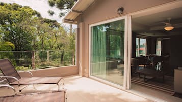 Exclusive Studio Suite, Garden View | 1 bedroom, minibar, in-room safe, desk