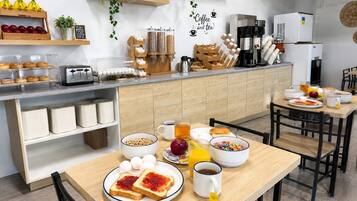 Café da manhã continental grátis todos os dias