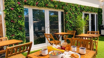 Desayuno continental incluido todos los días