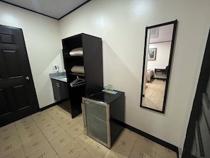 Family Quadruple Room | Bathroom