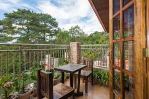 Desayuno a la carta diario (PHP 120 por persona)