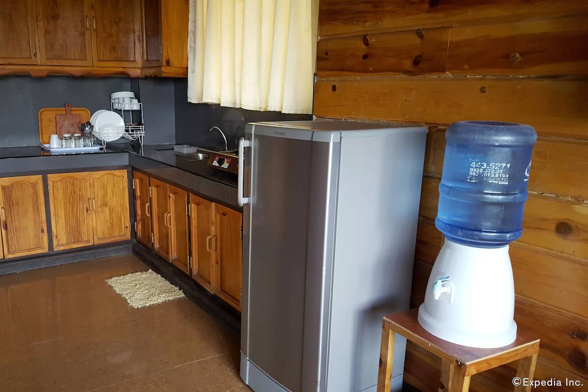 Suite studio familiale, 2 salles de bains, vue sur la montagne | Cuisinette privée | Réfrigérateur, bouilloire électrique