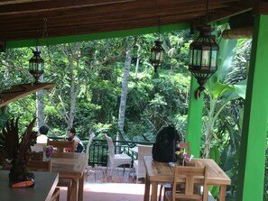 Outdoor dining - Dupa Ubud Villa (Ubud)