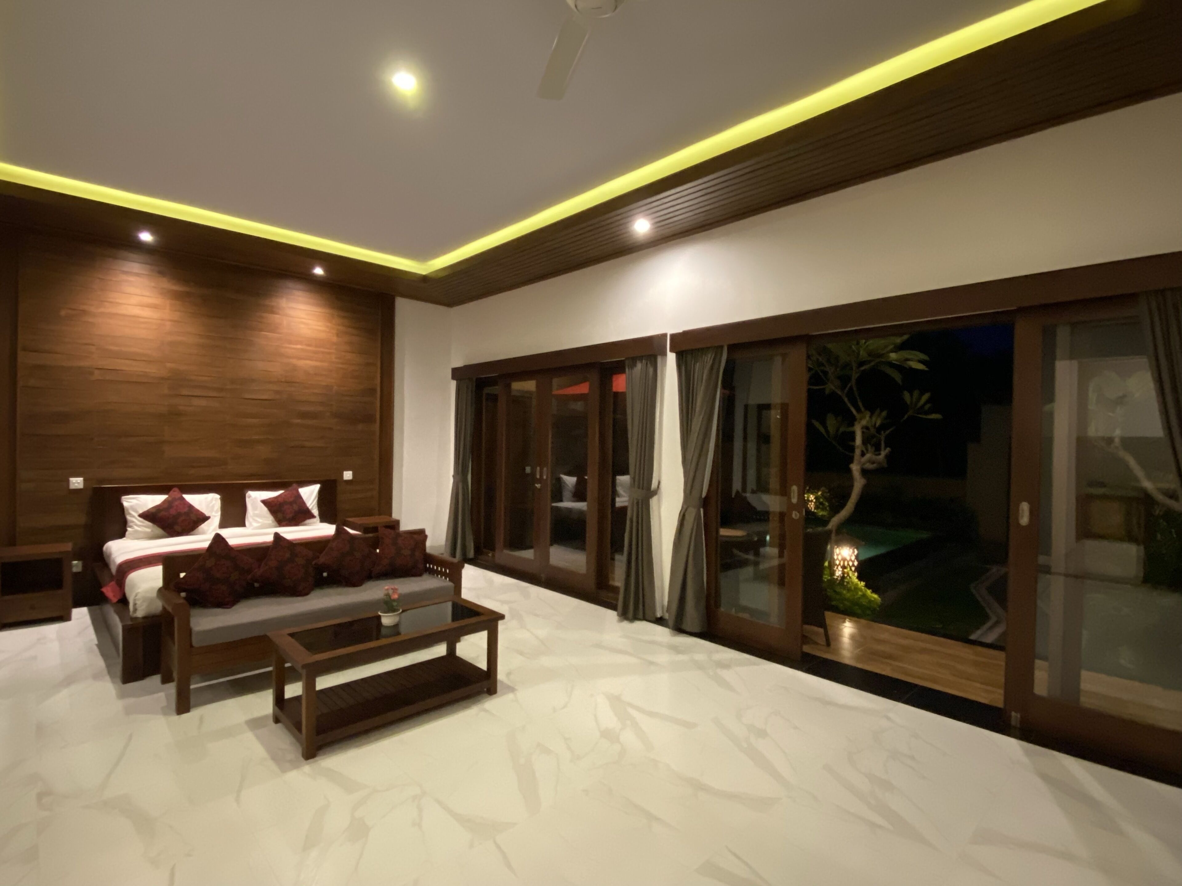 Luxury-Villa, 1 Schlafzimmer, eigener Pool | Minibar, Zimmersafe, Schreibtisch, laptopgeeigneter Arbeitsplatz