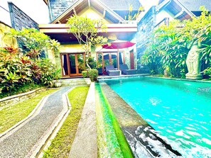 Luxury Villa, 1 Bedroom, Private Pool | Minibar, in-room safe, desk, laptop workspace - Dupa Ubud Villa (Ubud)