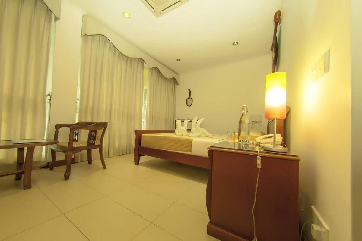Standard Room | In-room safe, desk, soundproofing, free cribs/infant beds