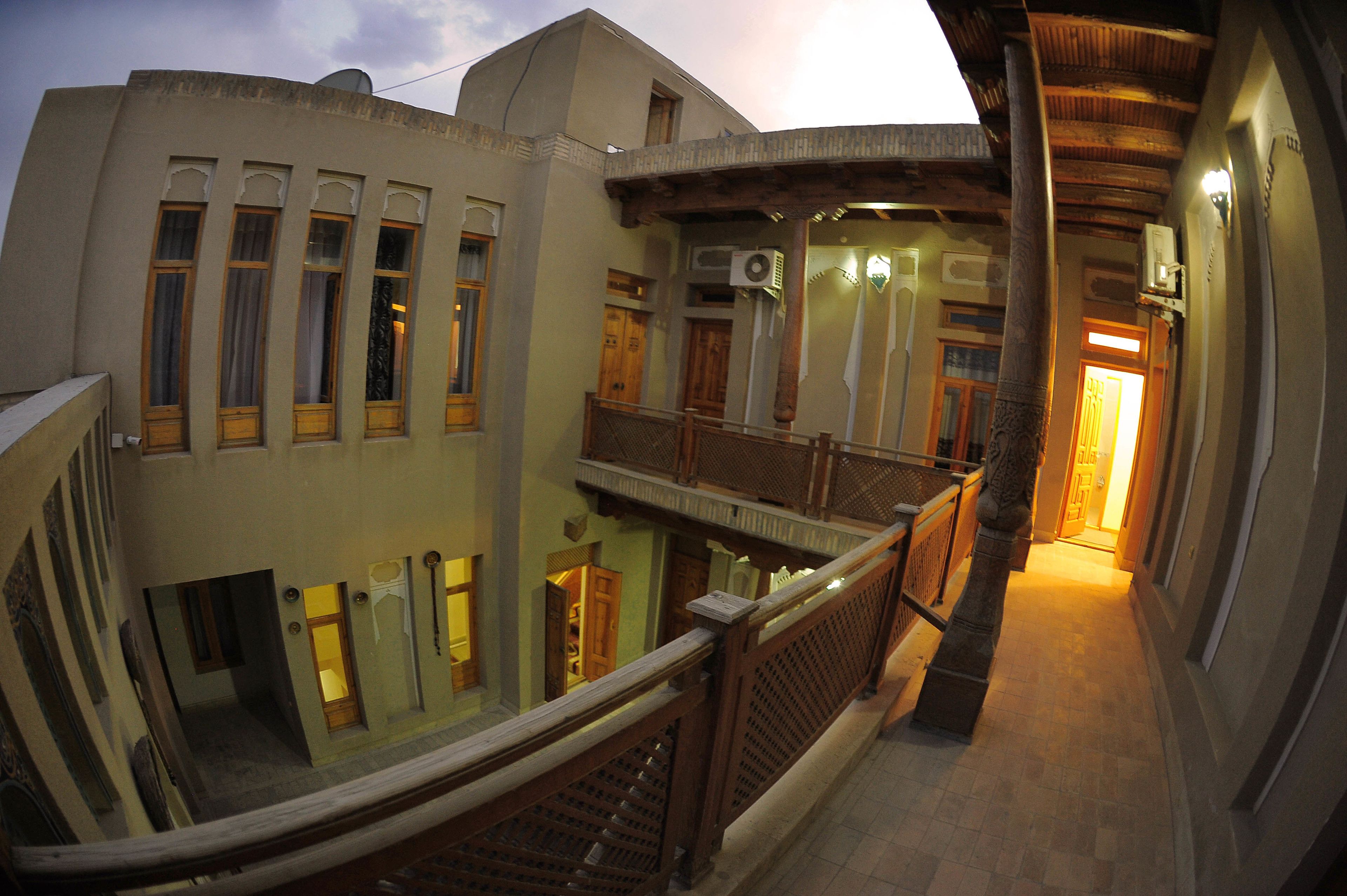 المنشأة من الخارج