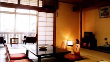 ํธ๋๋์
๋๋ฃธ (Japanese-Style) | ๊ฐ์ค ๋ด ๊ธ๊ณ , ์ฑ
์, ๋ฌด๋ฃ WiFi