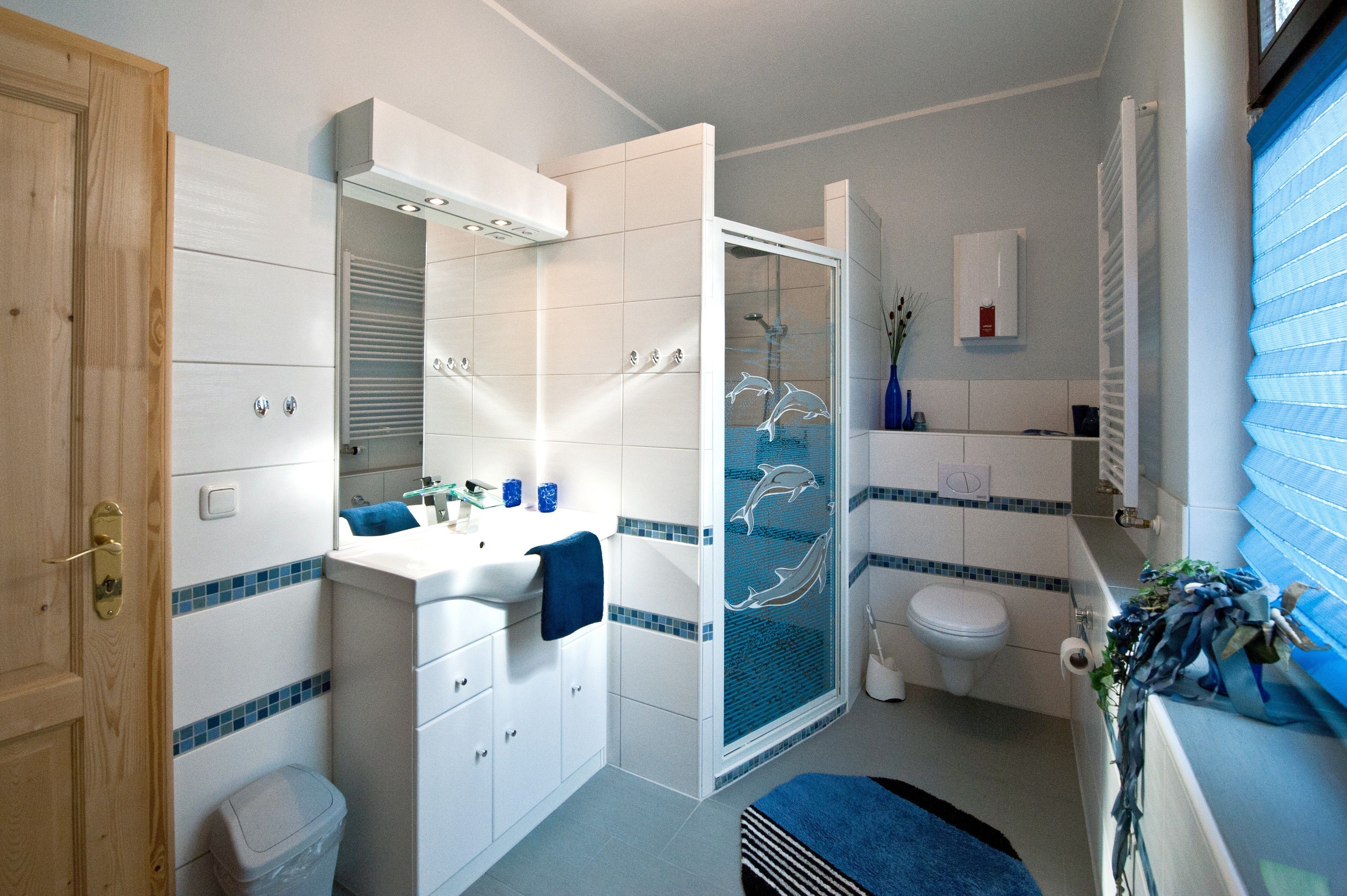 Comfort-Apartment, 3 Schlafzimmer, Nichtraucher, Hügelblick (Nr. 2 Spätburgunder - 1st Floor) | Badezimmer | Kostenlose Toilettenartikel, Haartrockner, Handtücher