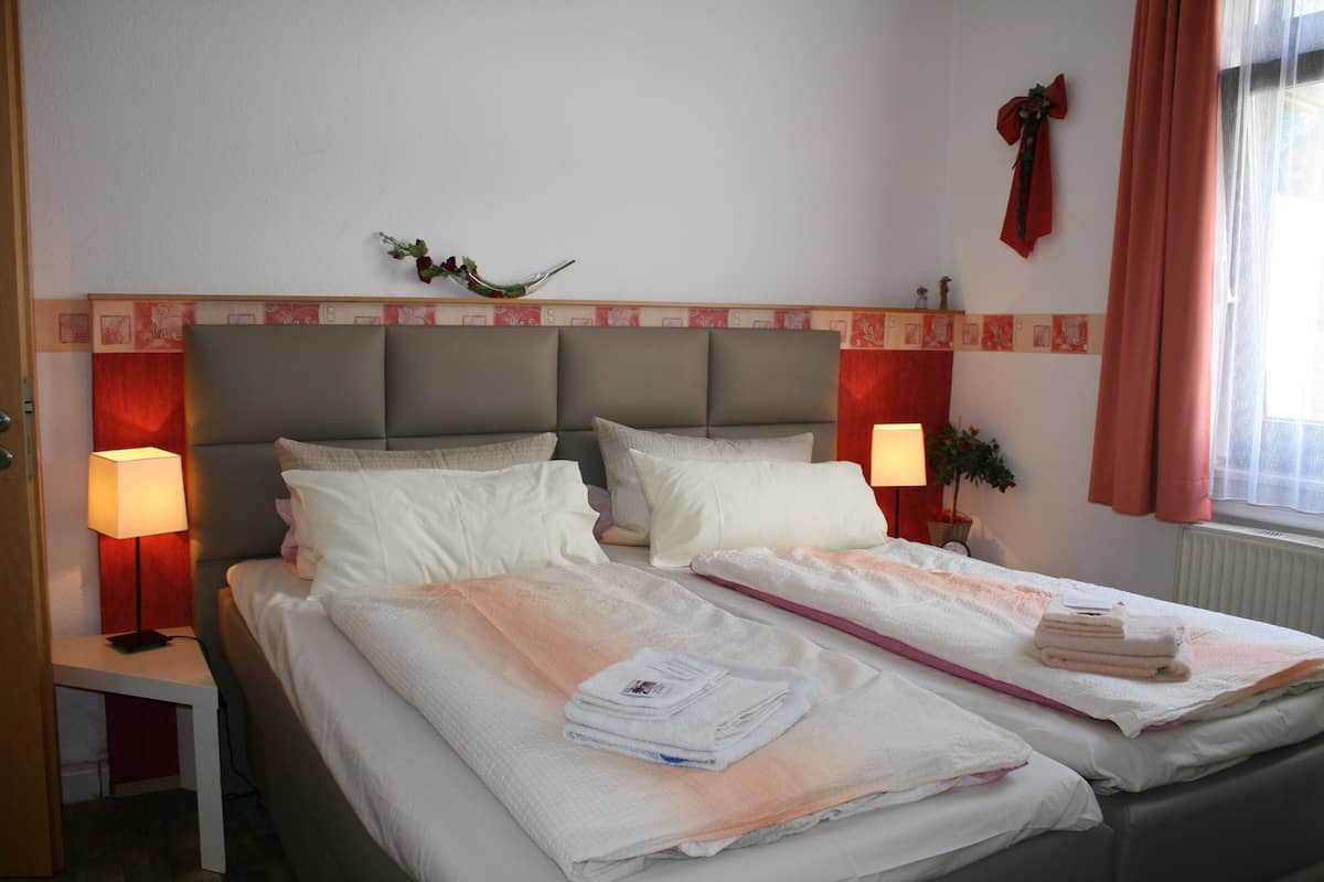 Comfort-Apartment, 2 Schlafzimmer, Nichtraucher, Erdgeschoss (Nr. 1 Riesling)