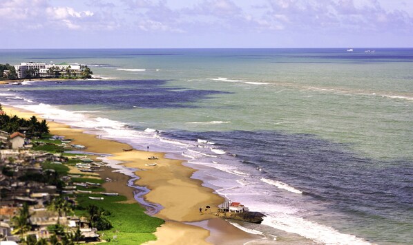 Una playa cerca, yoga en la playa