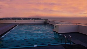 Pool - The Penthouse Above Sea (Mount Lavinia)