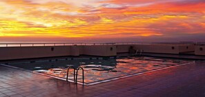 Outdoor pool - The Penthouse Above Sea (Mount Lavinia)