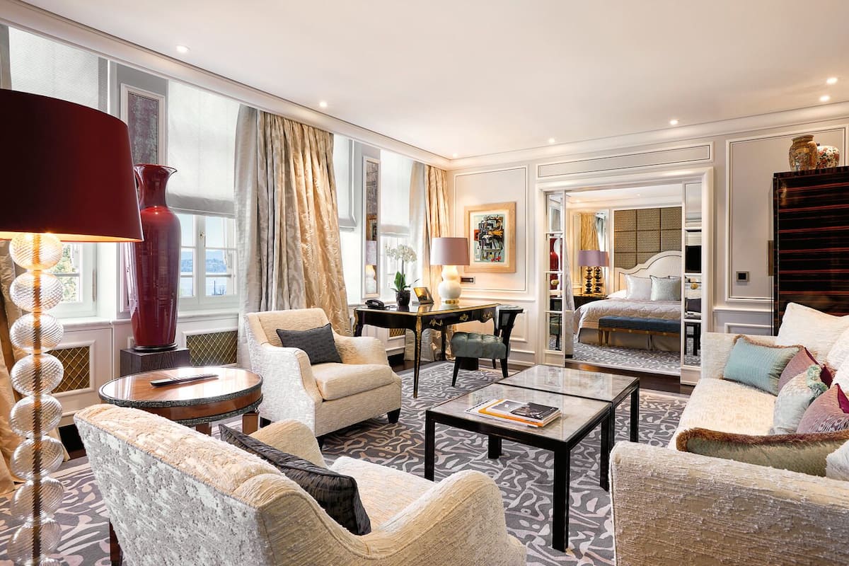 flat-screen tv, dvd player, pay films