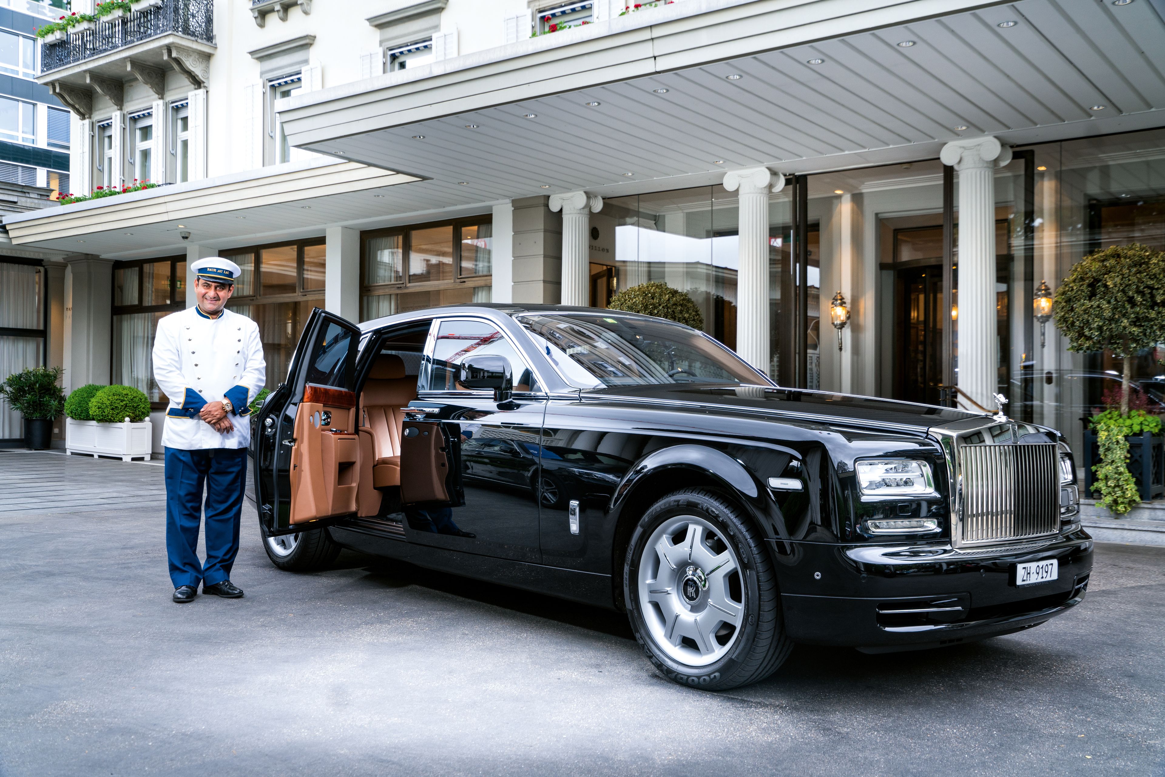 valet parking (surcharge) (45.00 per day)