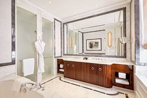 Bathroom - Baur au Lac (Zürich)