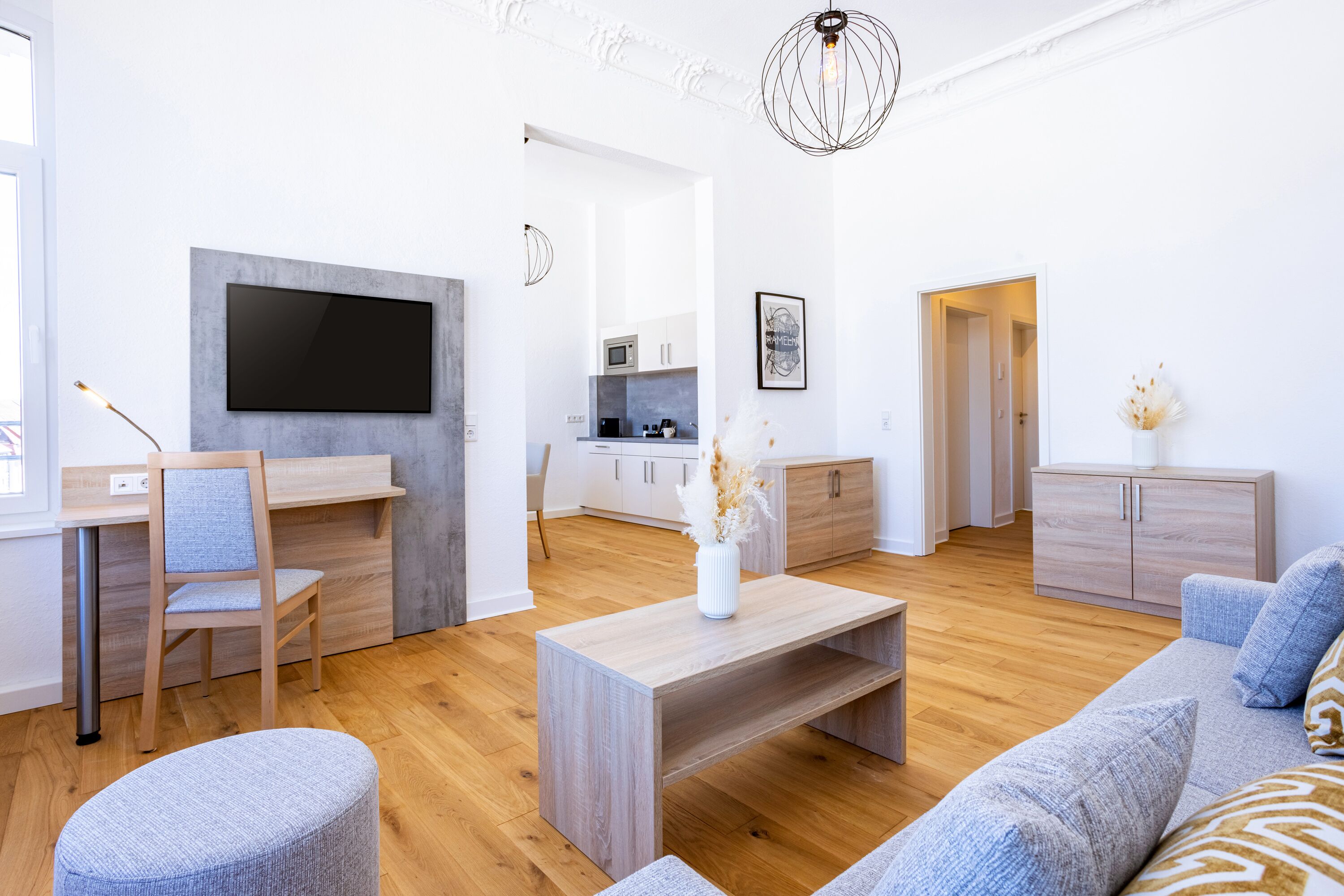 スーペリア アパートメント 2 ベッドルーム (Extra Large) | リビング エリア | 48 cmのLED テレビ (ケーブル放送視聴可)