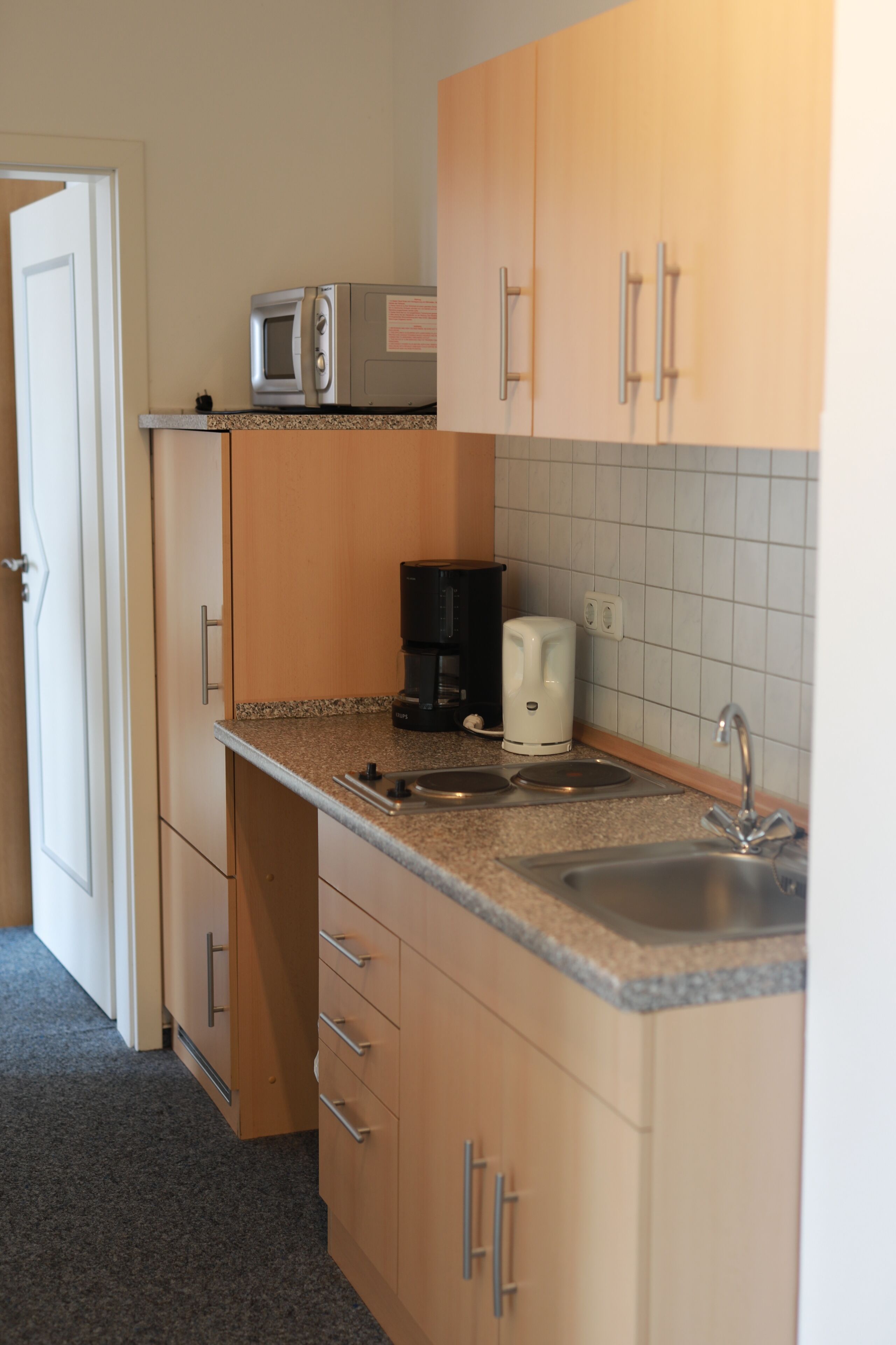 apartment (small) | private kitchenette