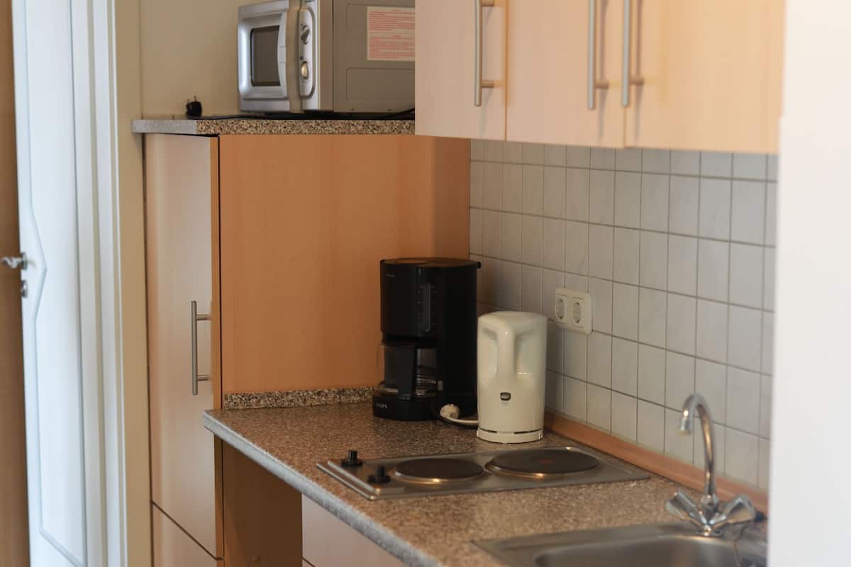 apartment (small) | private kitchenette