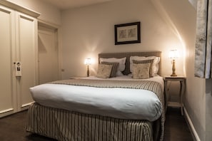 Habitació doble econòmica | Llençols de cotó egipci, roba de llit d'alta qualitat i minibar