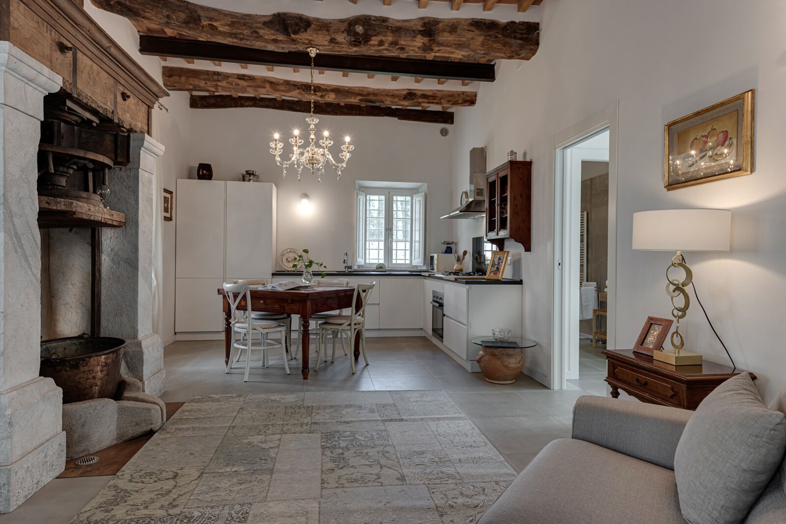 Appartamento Romantico | Area soggiorno | TV a schermo piatto