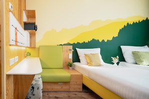 Premium bedding, in-room safe, desk, laptop workspace