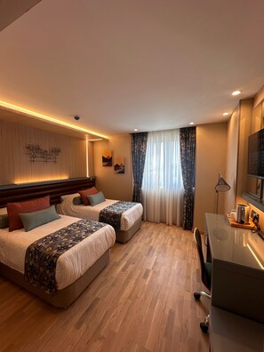 Double or Twin Room (Bathtub or Shower) | Premium bedding, minibar, in-room safe, desk