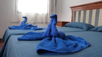 Apartment, 1 Bedroom, Mountain View | Desk, free WiFi