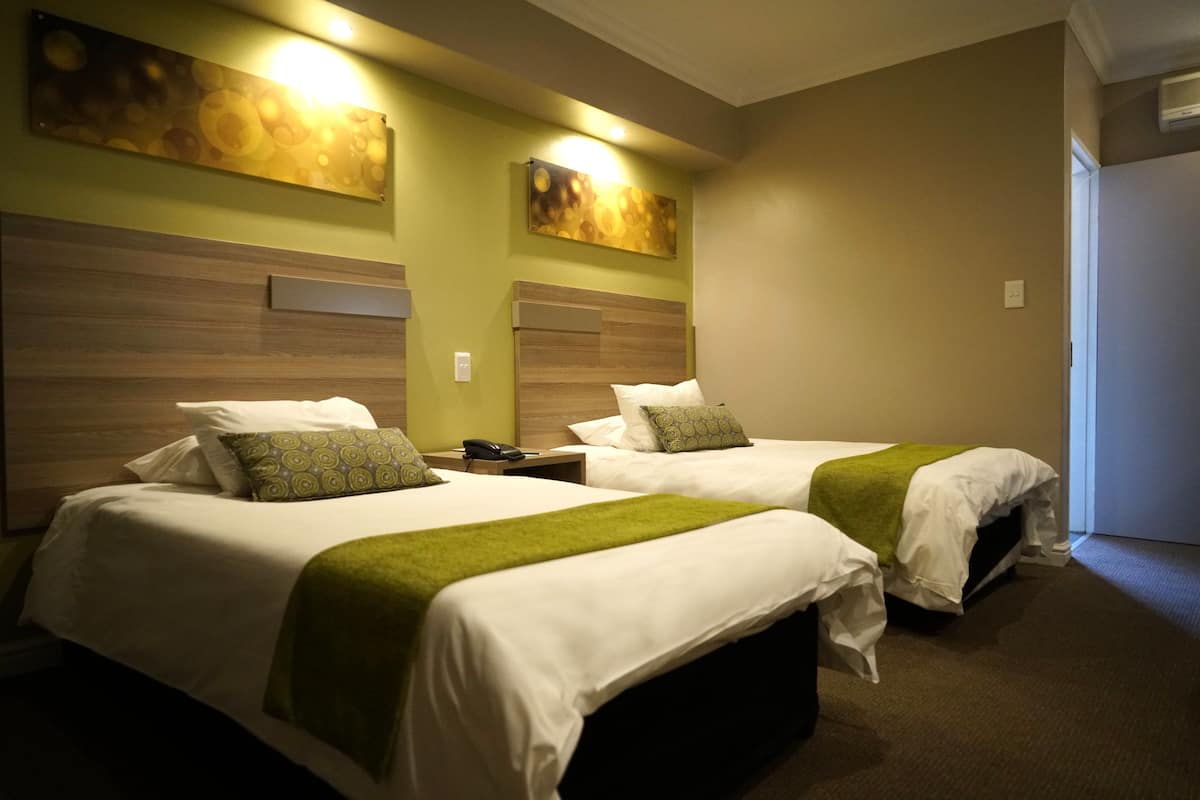 Premium bedding, in-room safe, desk, free WiFi