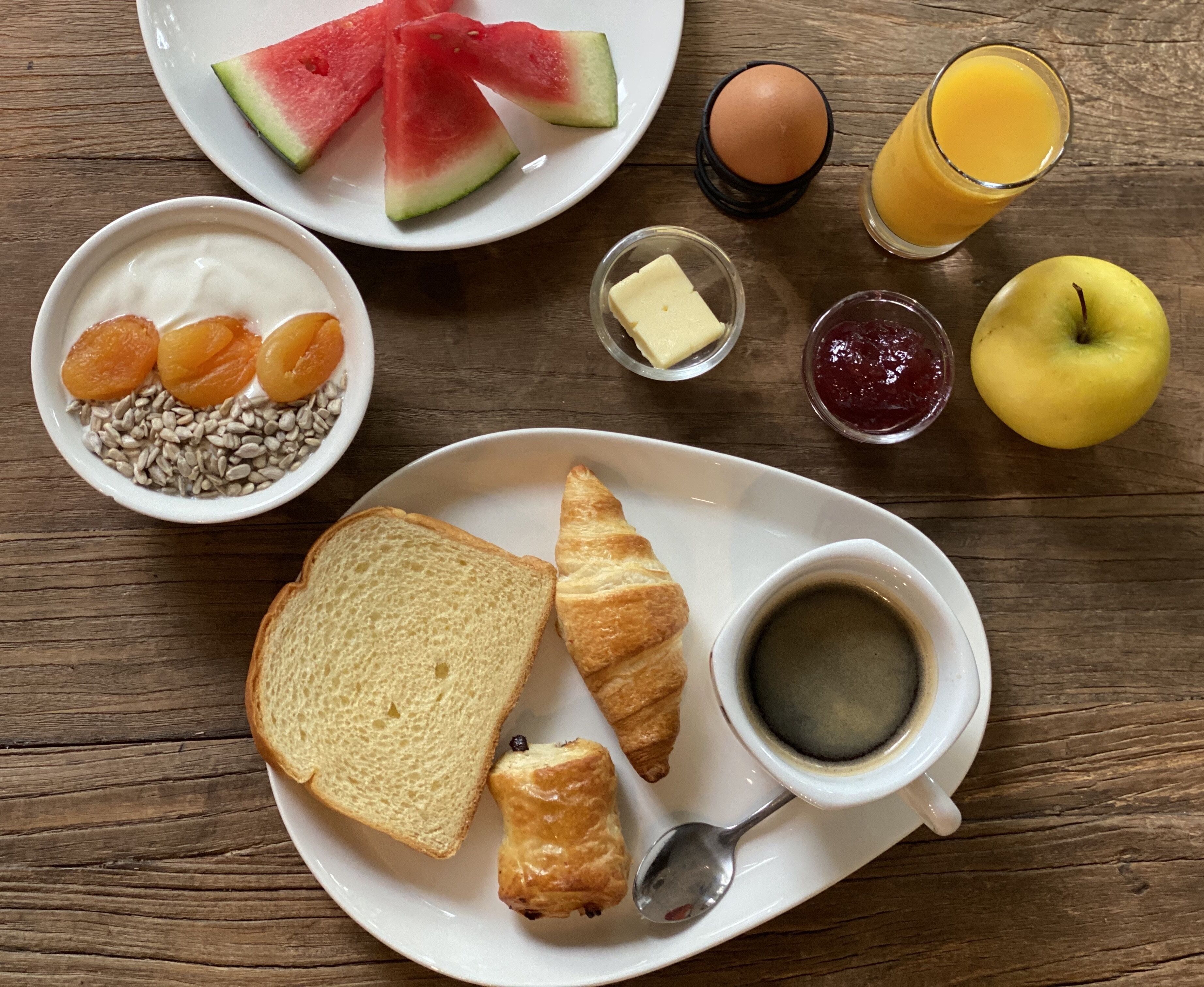 comfort double room | in-room dining