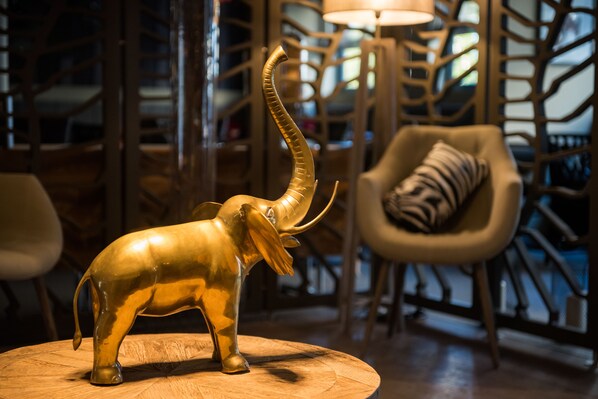 تفاصيل الفندق من الداخل