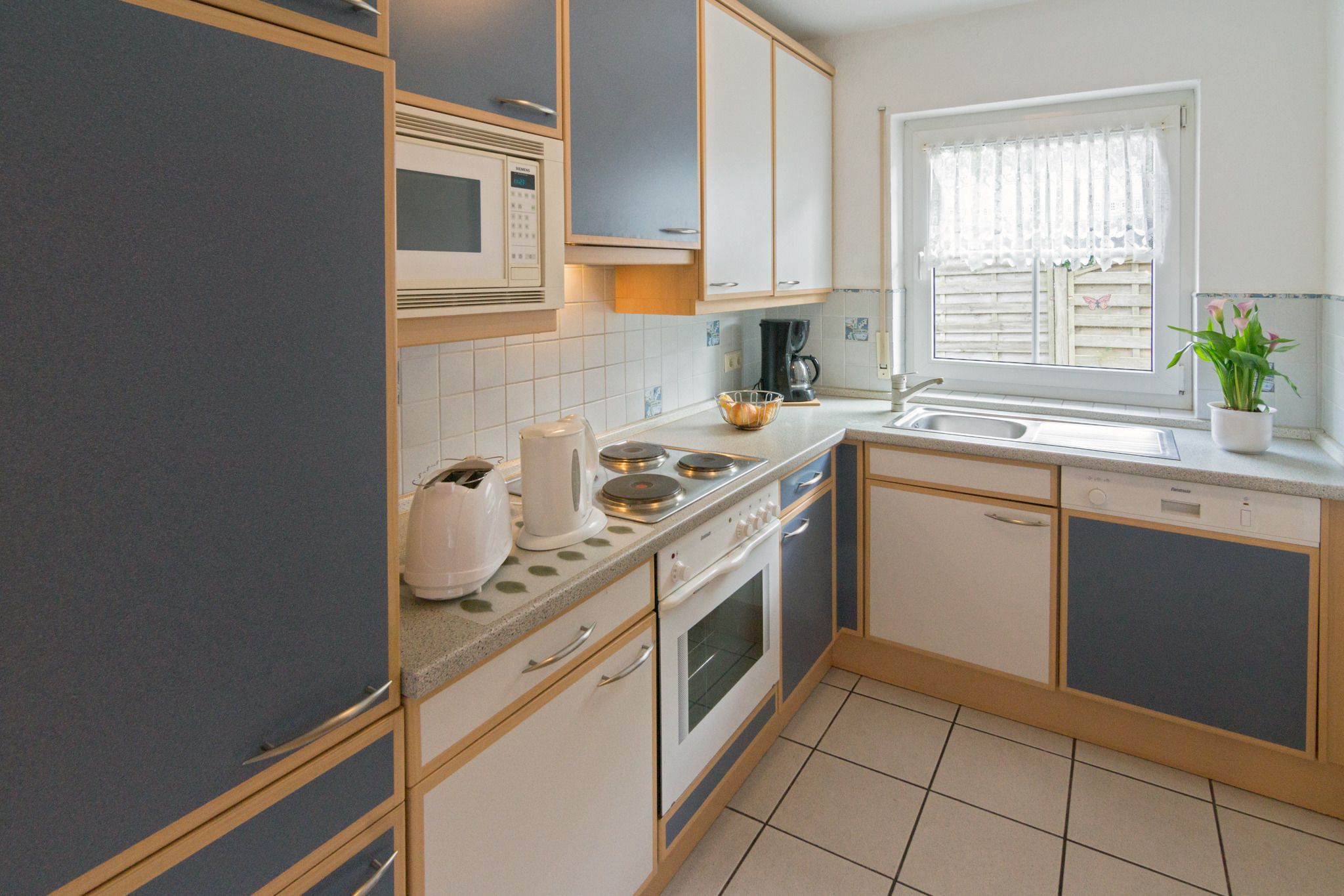 House, 3 Bedrooms, Kitchen | Private kitchen | Fridge, microwave, oven, stovetop