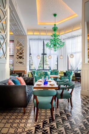 2 restaurants, breakfast, lunch, dinner served; Mediterranean cuisine  - 2Ciels Boutique Hotel & SPA (Marrakech)