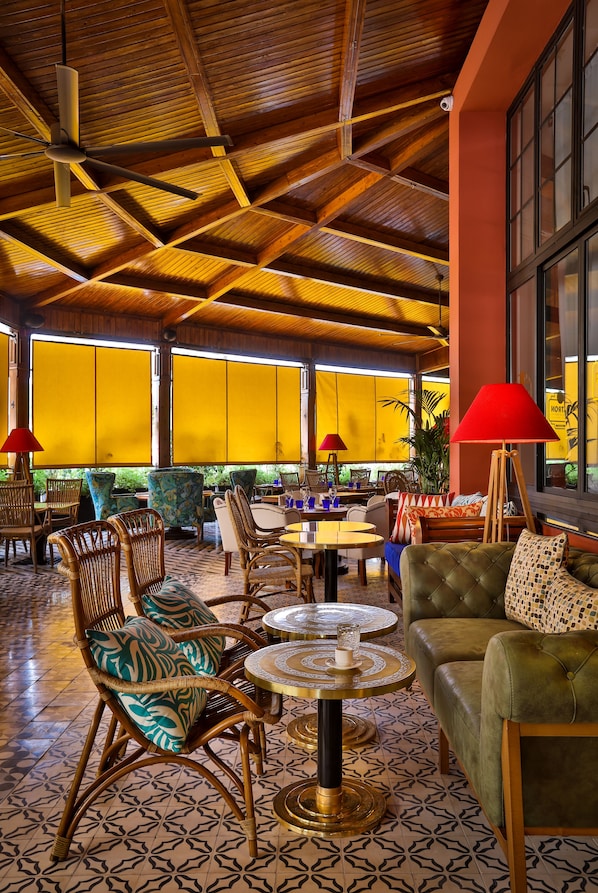 2 restaurants, breakfast, lunch, dinner served; Mediterranean cuisine