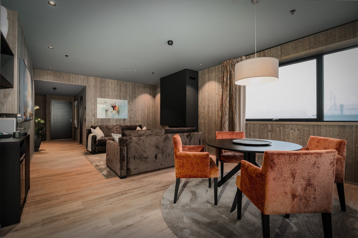 Master Suite - Bjørnesuiten | 起居区 | 平板电视、壁炉