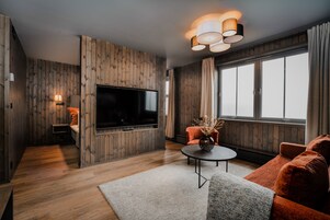 Family Suite | Soundproofing, free WiFi, bed sheets