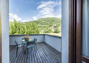 Family Room, Terrace | Minibar, desk, free WiFi, bed sheets - Agriturismo Ca' del Lago (Gravedona)