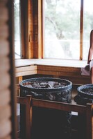 Sauna, bañera de hidromasaje, baño turco, masajes suecos 
