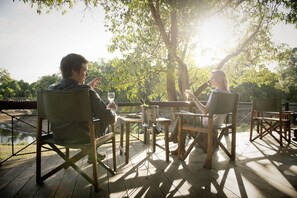 Petit déjeuner complet compris tous les jours