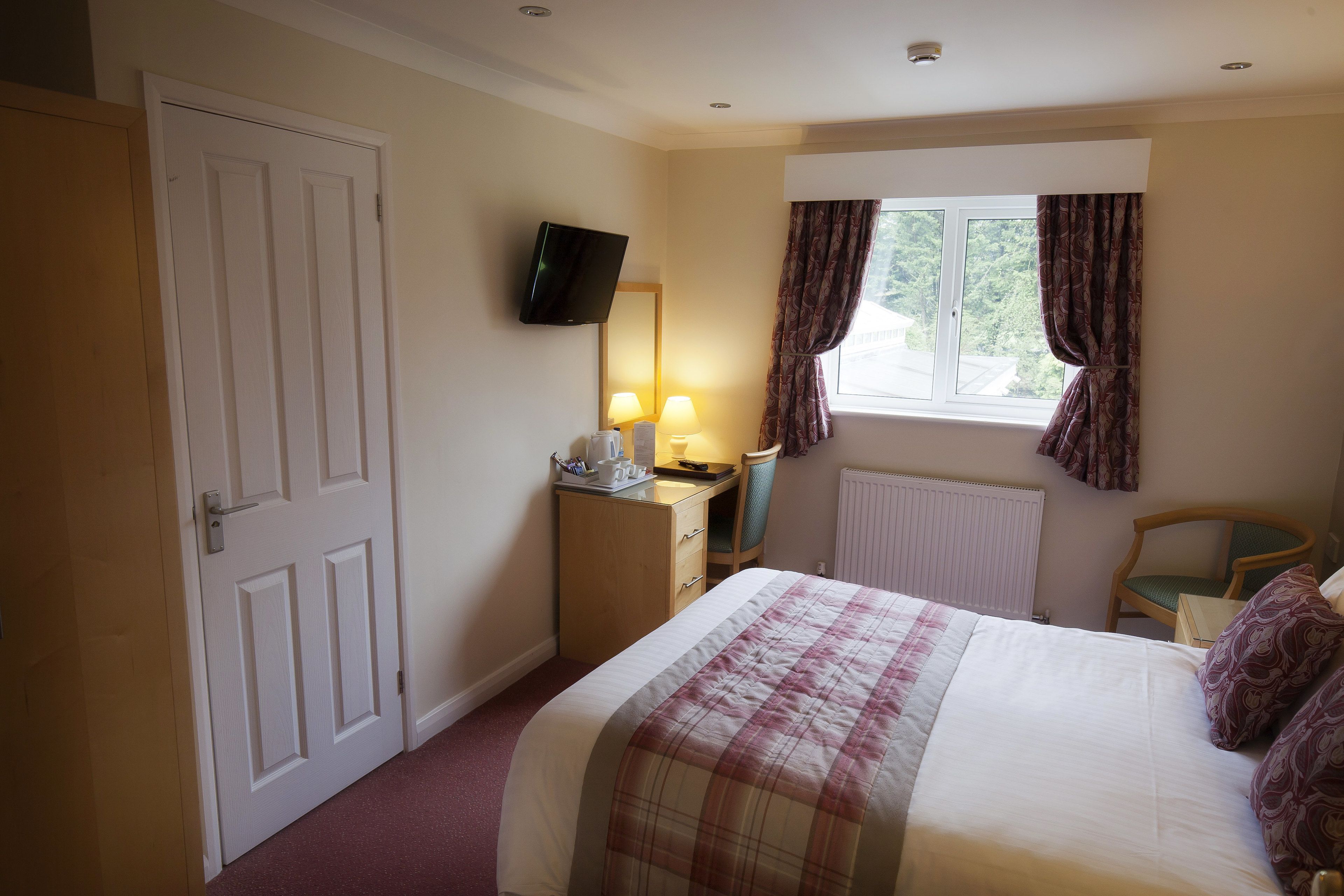 in-room safe, desk, iron/ironing board, cots/infant beds