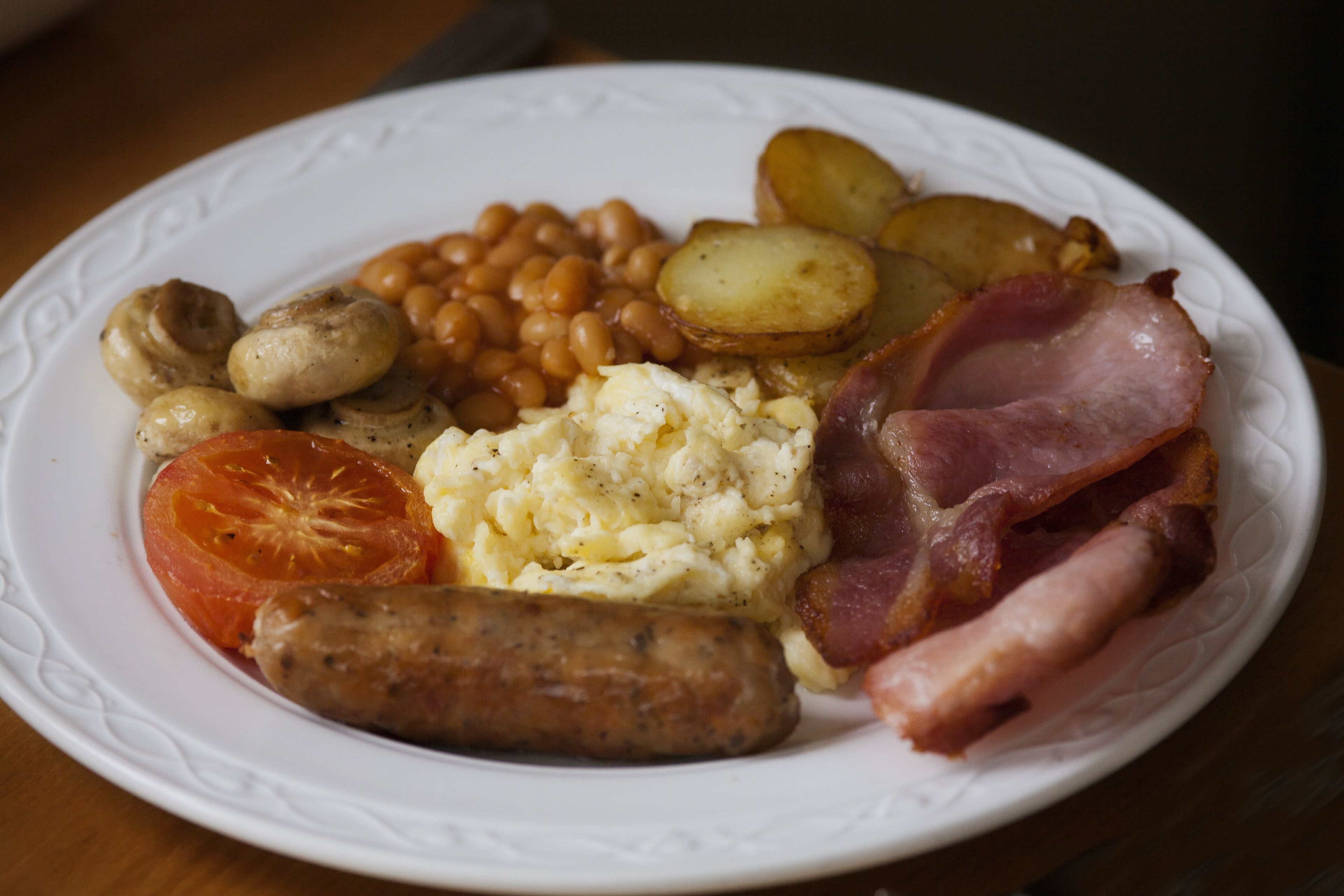 free daily full breakfast