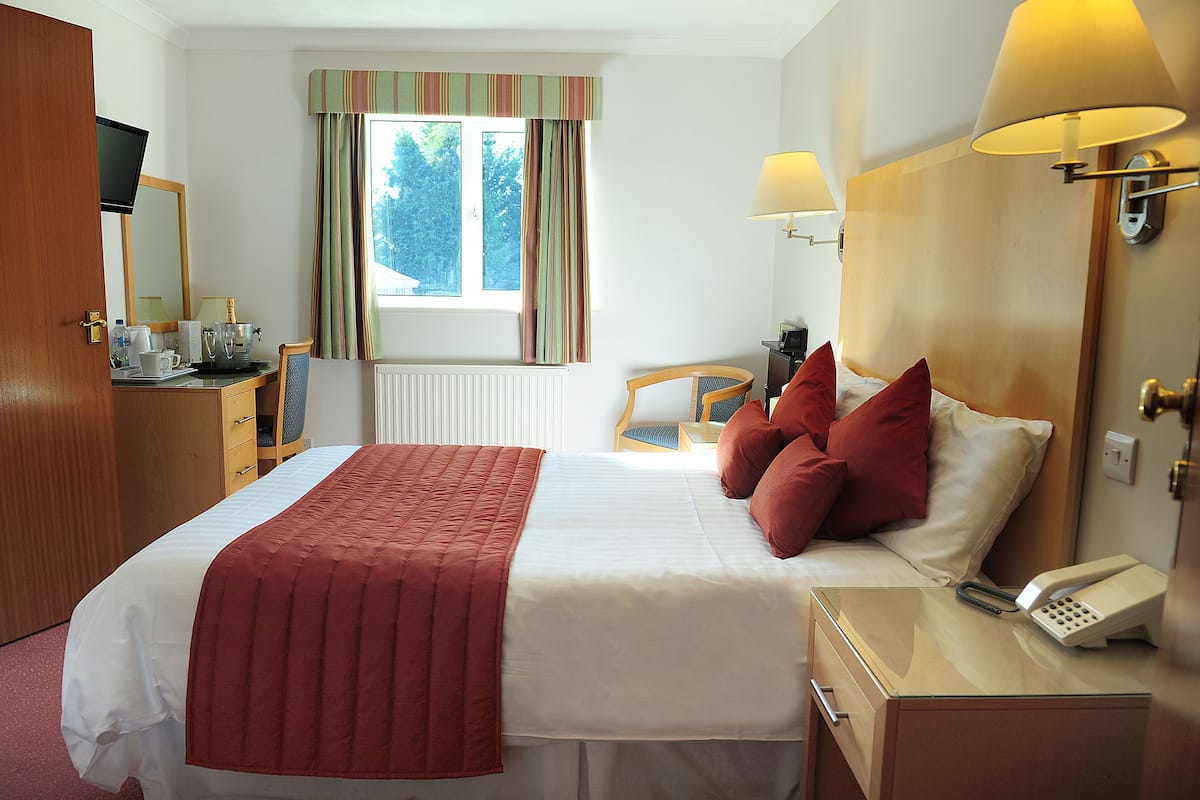 in-room safe, desk, iron/ironing board, cots/infant beds