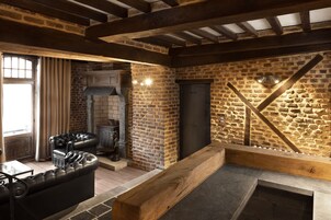 Apartamento luxo, para não fumantes, cozinha | Área de estar | TV de tela plana 50 polegadas com canais a cabo, TV de plasma