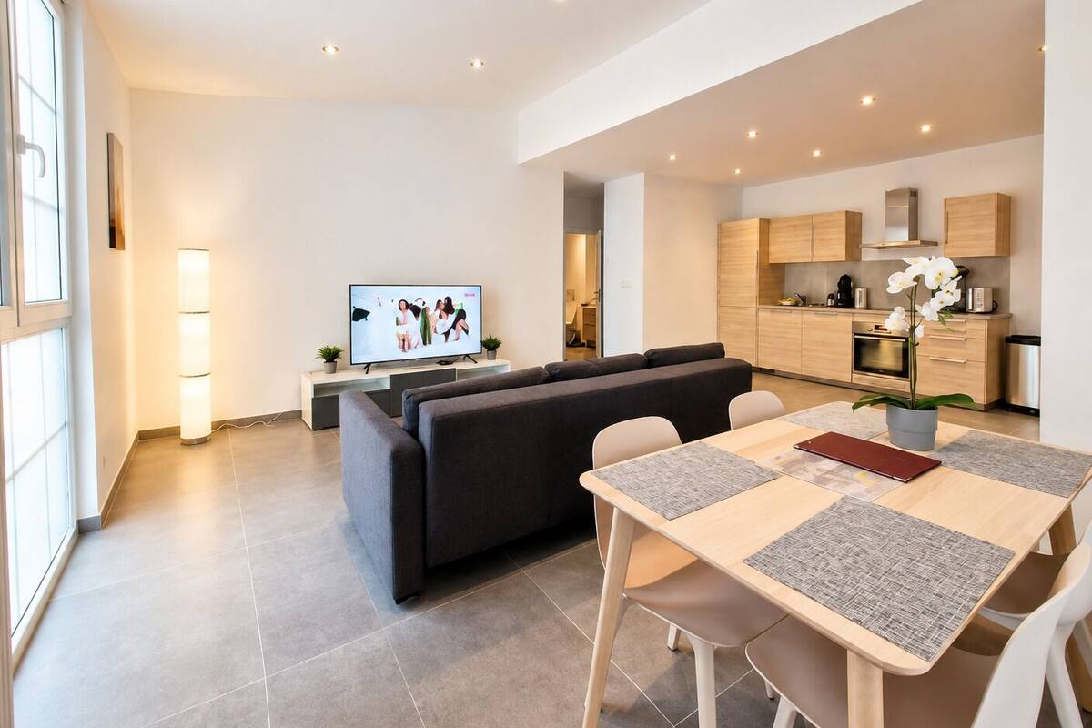 Apartment, 2 Bedrooms | Premium bedding, soundproofing, iron/ironing board, WiFi (free)