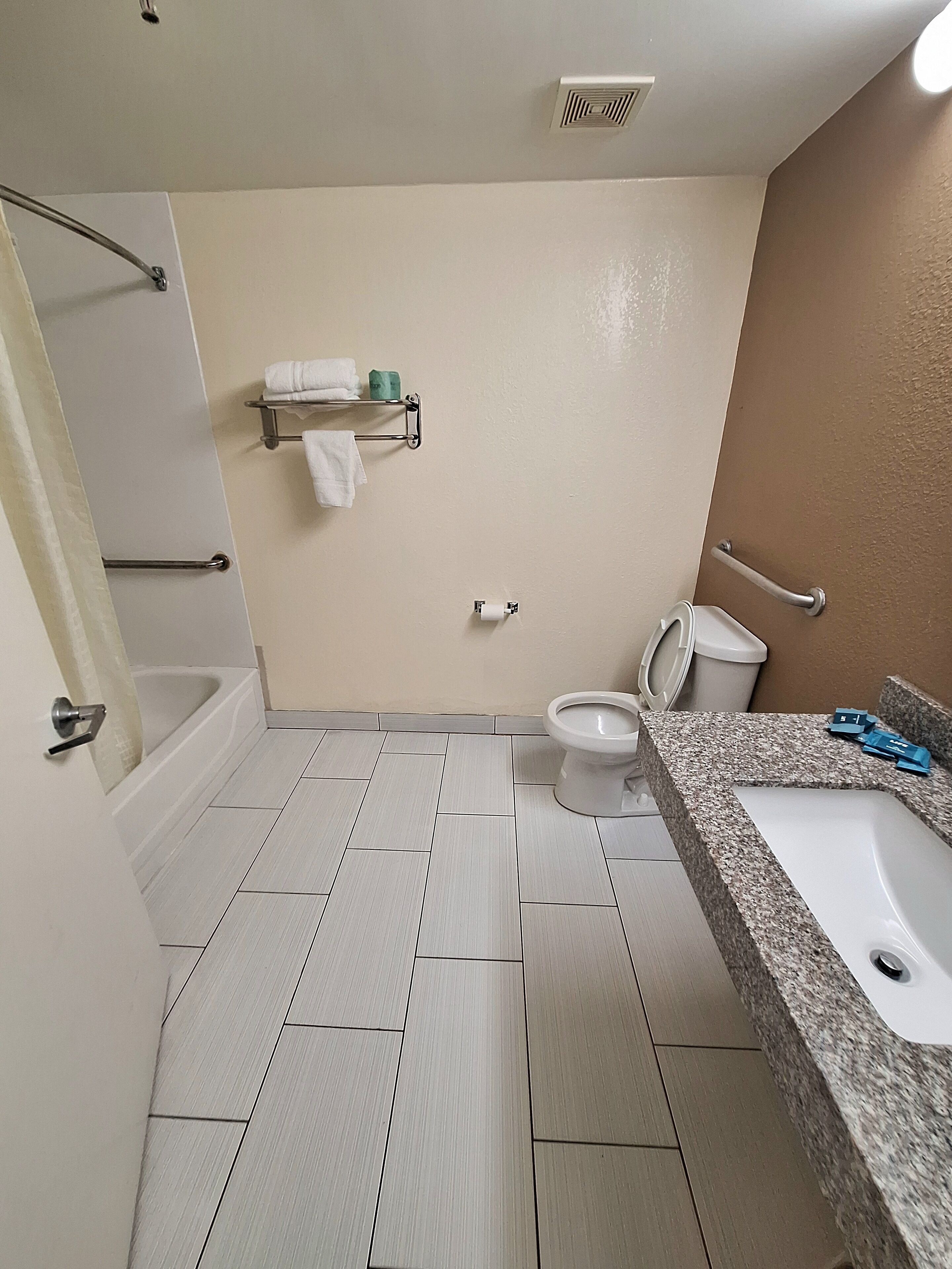 Photo - Trident Inn & Suites New Orleans