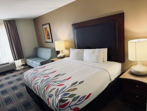 Room, 1 King Bed | Desk, free WiFi, bed sheets, wheelchair access - Trident Inn & Suites, New Orleans (New Orleans)