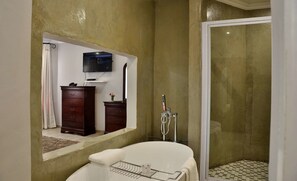 Free toiletries, towels