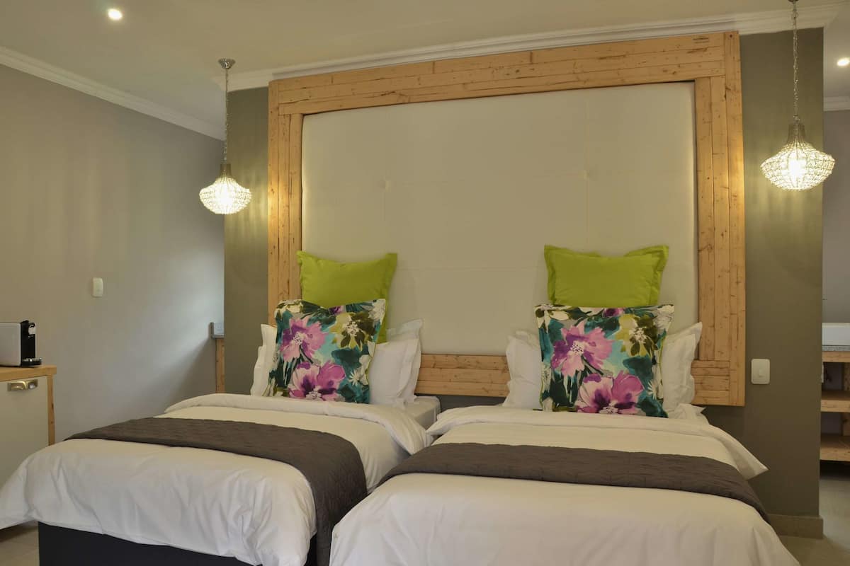 Deluxe-Zimmer, Blick auf den Innenhof, zum Garten hin